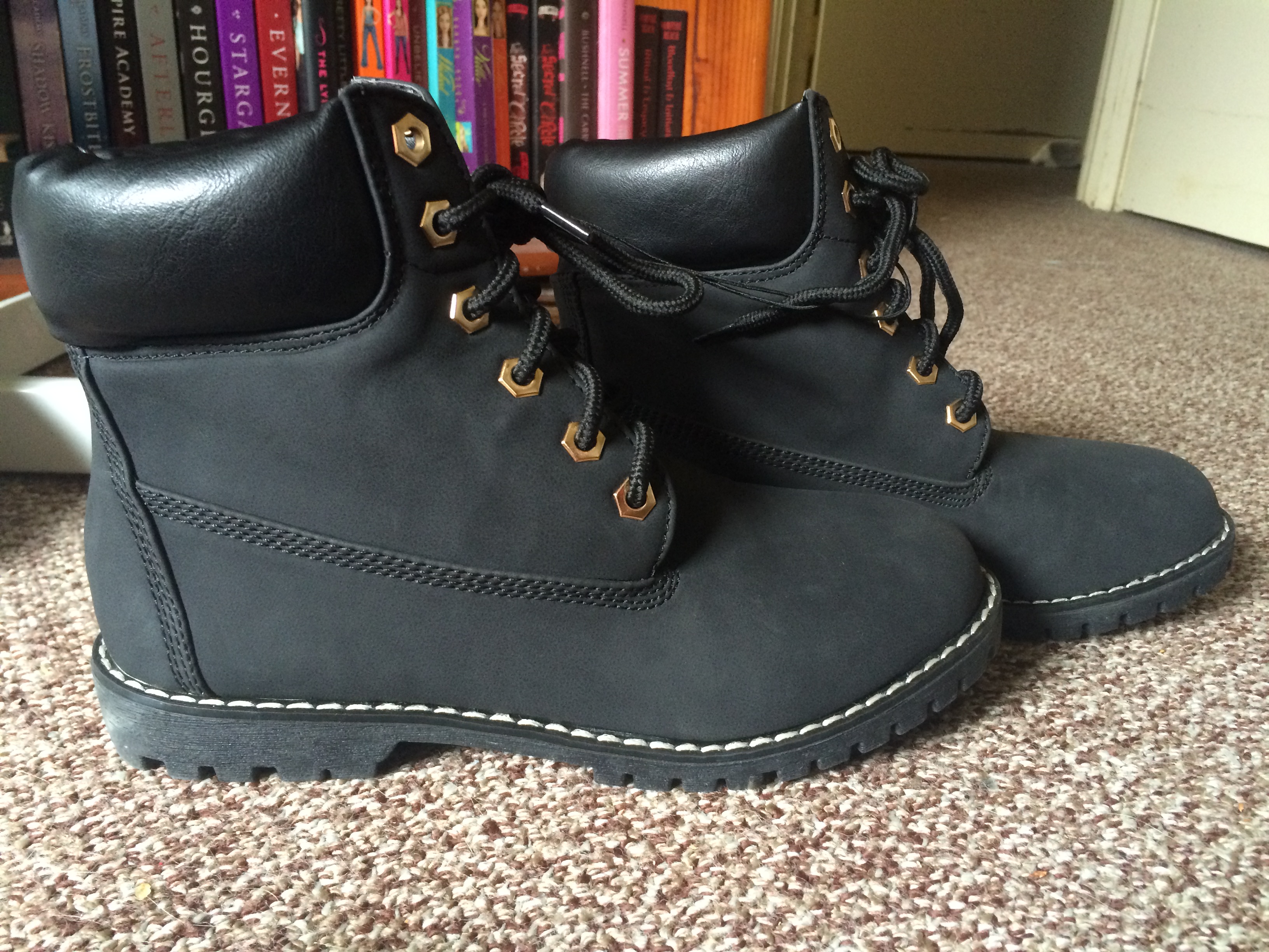 pictures of fake timberland boots